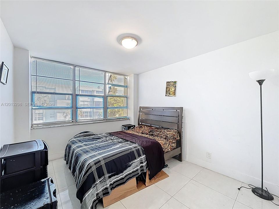 For Sale: $245,000 (2 beds, 2 baths, 1040 Square Feet)