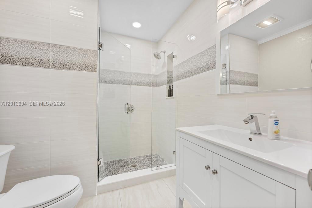 В аренду: $7,500 (5 спален, 3 ванн, 0 Квадратных фут)