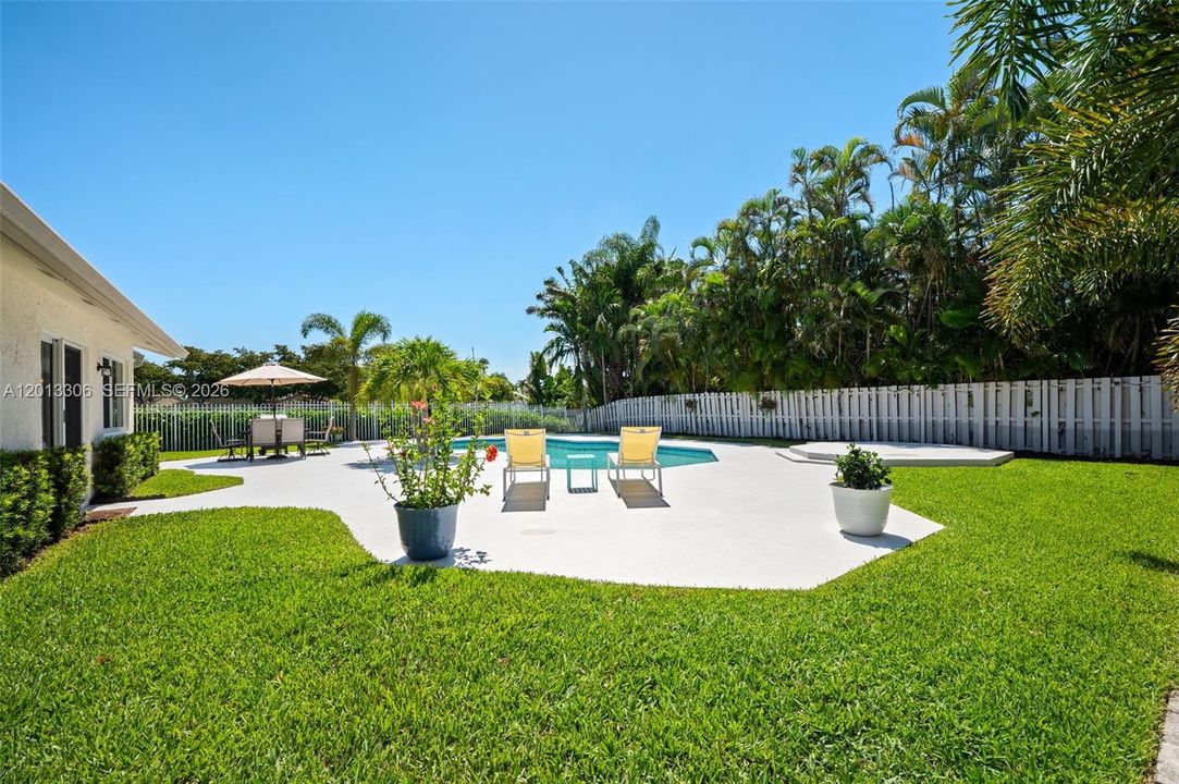 For Sale: $750,000 (3 beds, 2 baths, 1560 Square Feet)