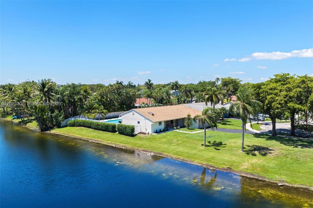 For Sale: $750,000 (3 beds, 2 baths, 1560 Square Feet)