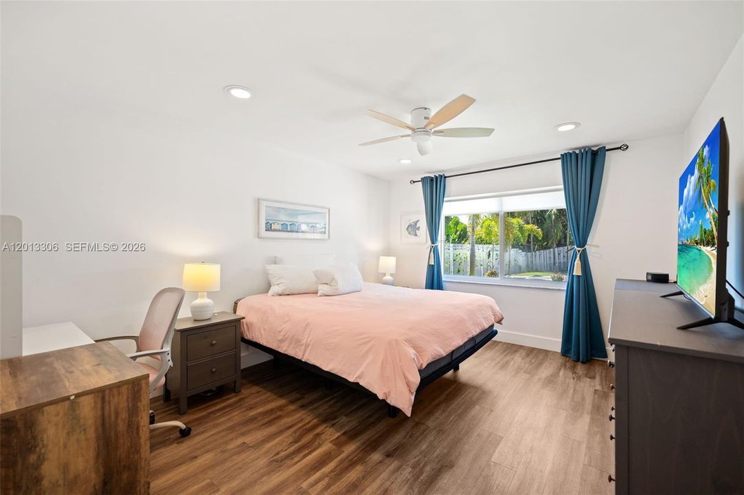 For Sale: $750,000 (3 beds, 2 baths, 1560 Square Feet)