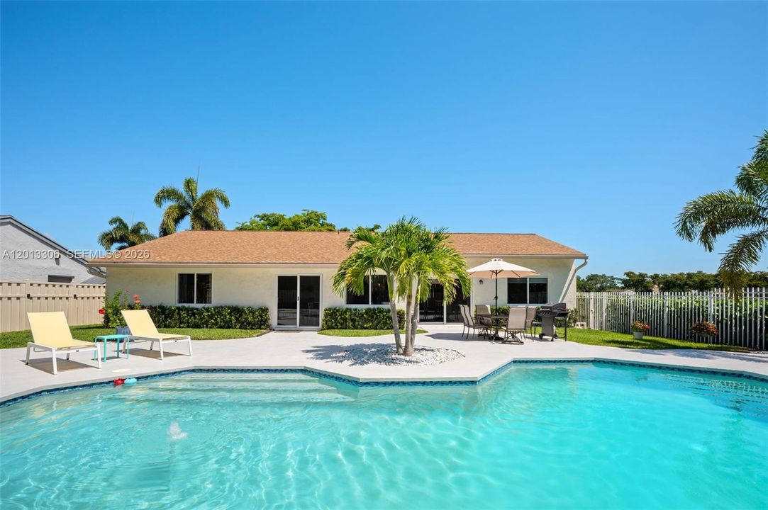 For Sale: $750,000 (3 beds, 2 baths, 1560 Square Feet)