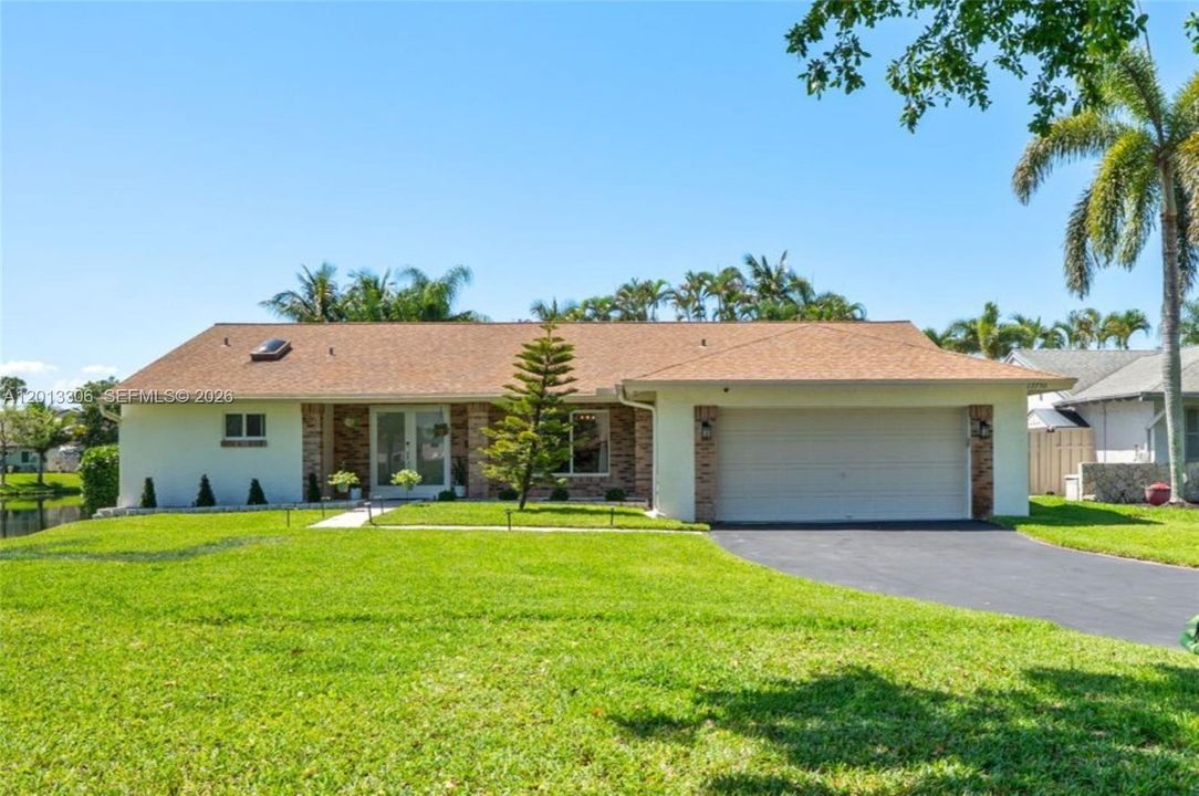 For Sale: $750,000 (3 beds, 2 baths, 1560 Square Feet)