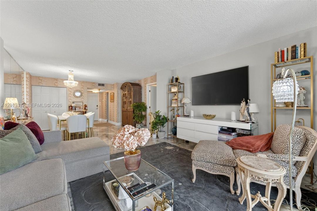 Activo con contrato: $409,999 (1 camas, 1 baños, 960 Pies cuadrados)