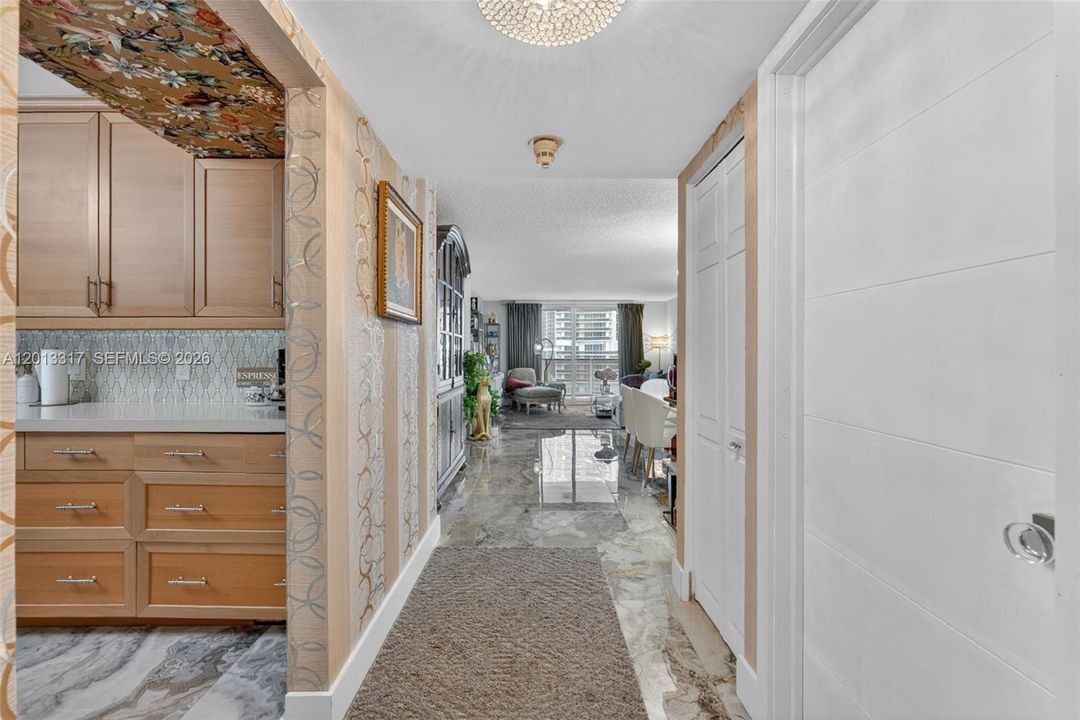 Activo con contrato: $409,999 (1 camas, 1 baños, 960 Pies cuadrados)