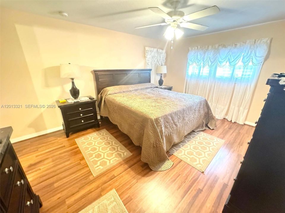 For Rent: $2,000 (2 beds, 2 baths, 1078 Square Feet)