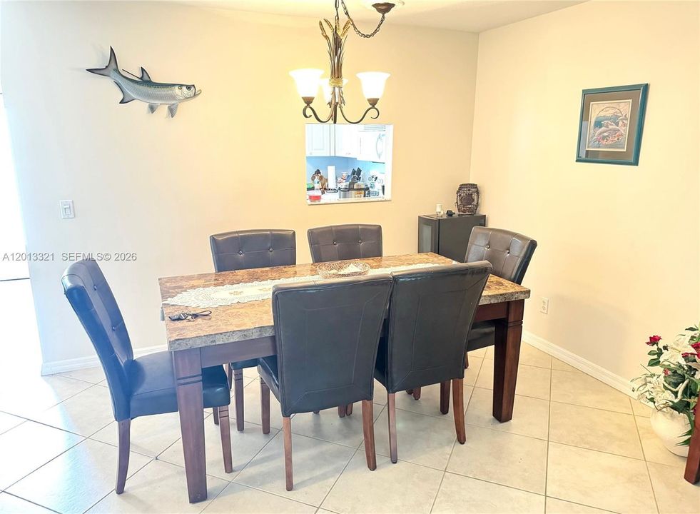 For Rent: $2,000 (2 beds, 2 baths, 1078 Square Feet)