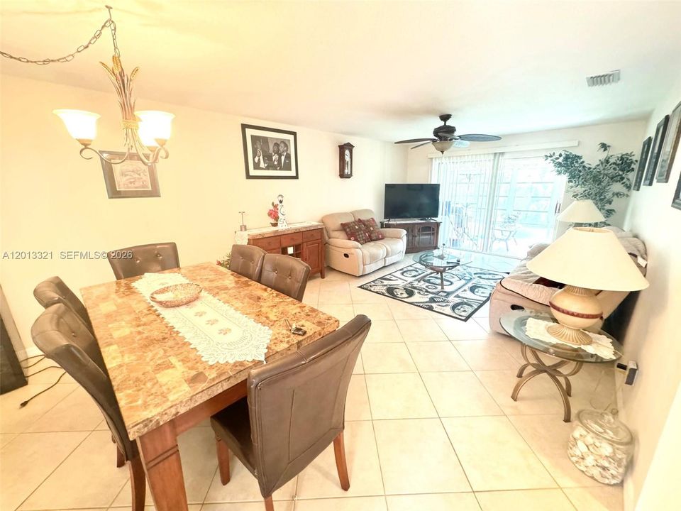 For Rent: $2,000 (2 beds, 2 baths, 1078 Square Feet)