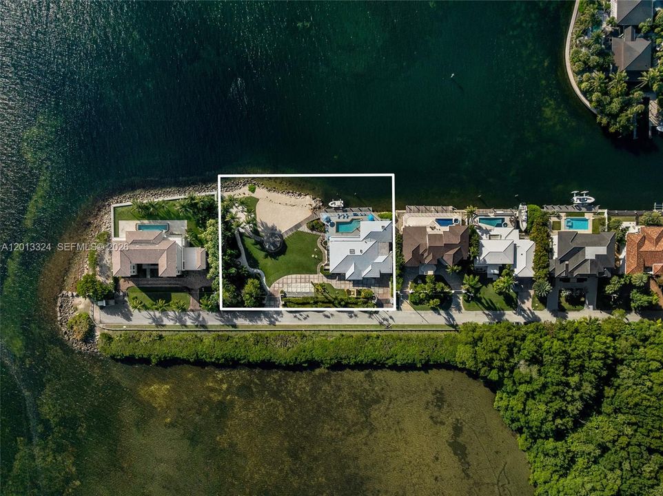На продажу: $19,800,000 (0.73 acres)