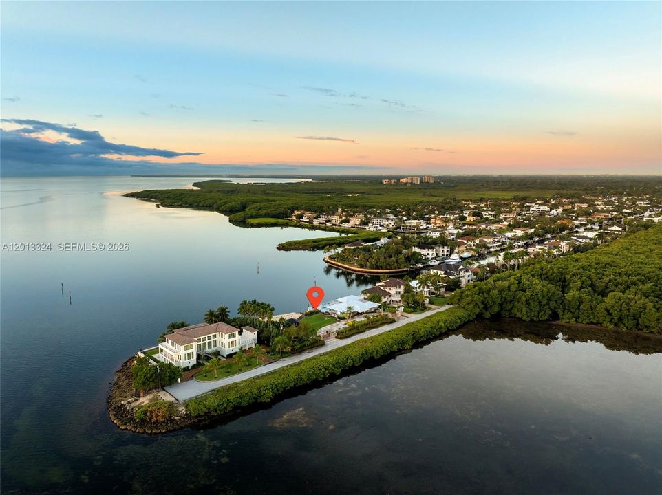 На продажу: $19,800,000 (0.73 acres)