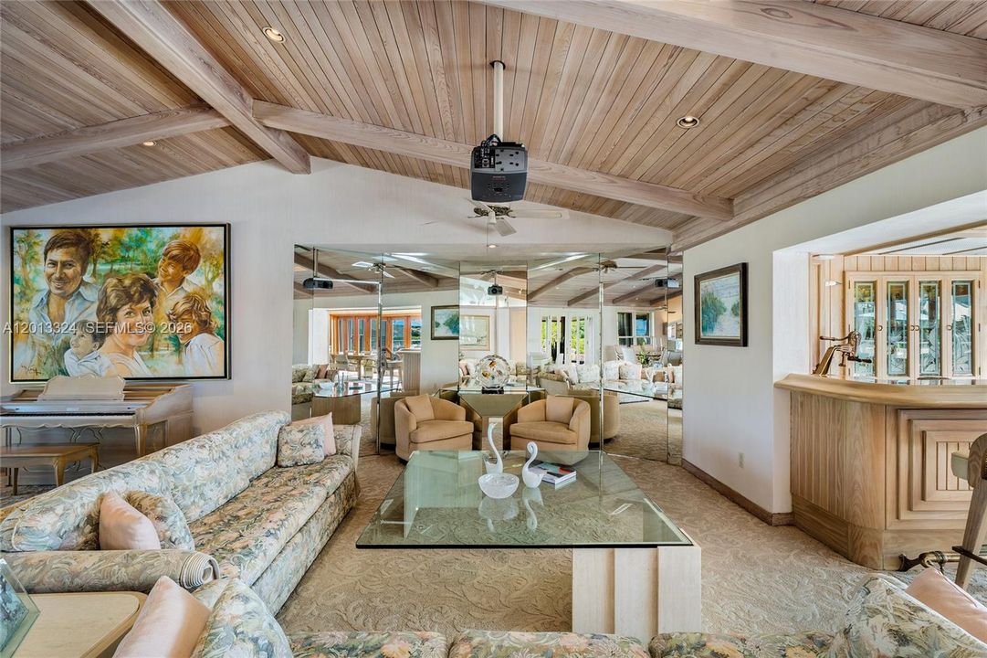 На продажу: $19,800,000 (0.73 acres)