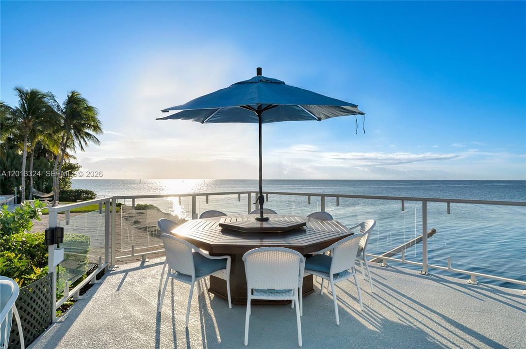 На продажу: $19,800,000 (0.73 acres)