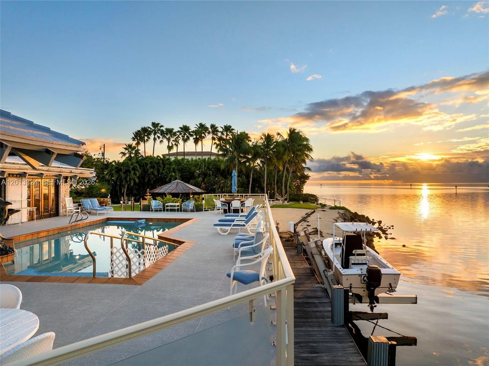 На продажу: $19,800,000 (0.73 acres)
