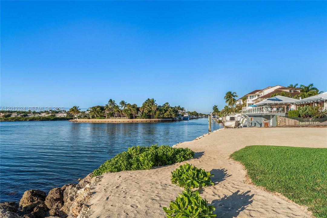 На продажу: $19,800,000 (0.73 acres)