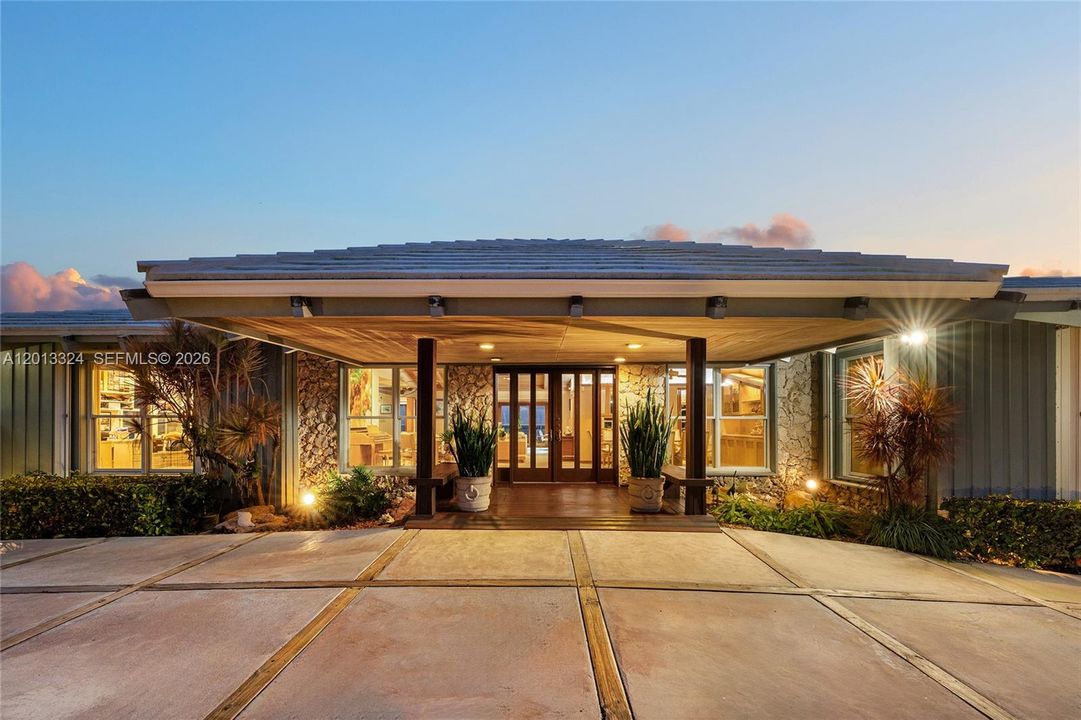 На продажу: $19,800,000 (0.73 acres)