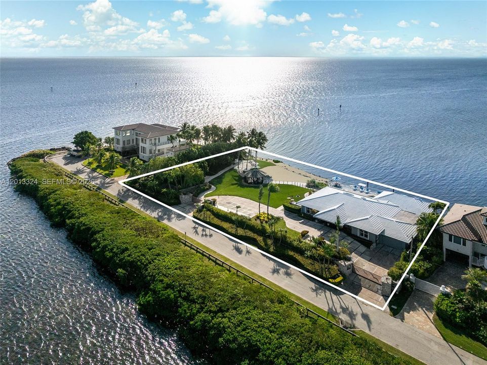 На продажу: $19,800,000 (0.73 acres)