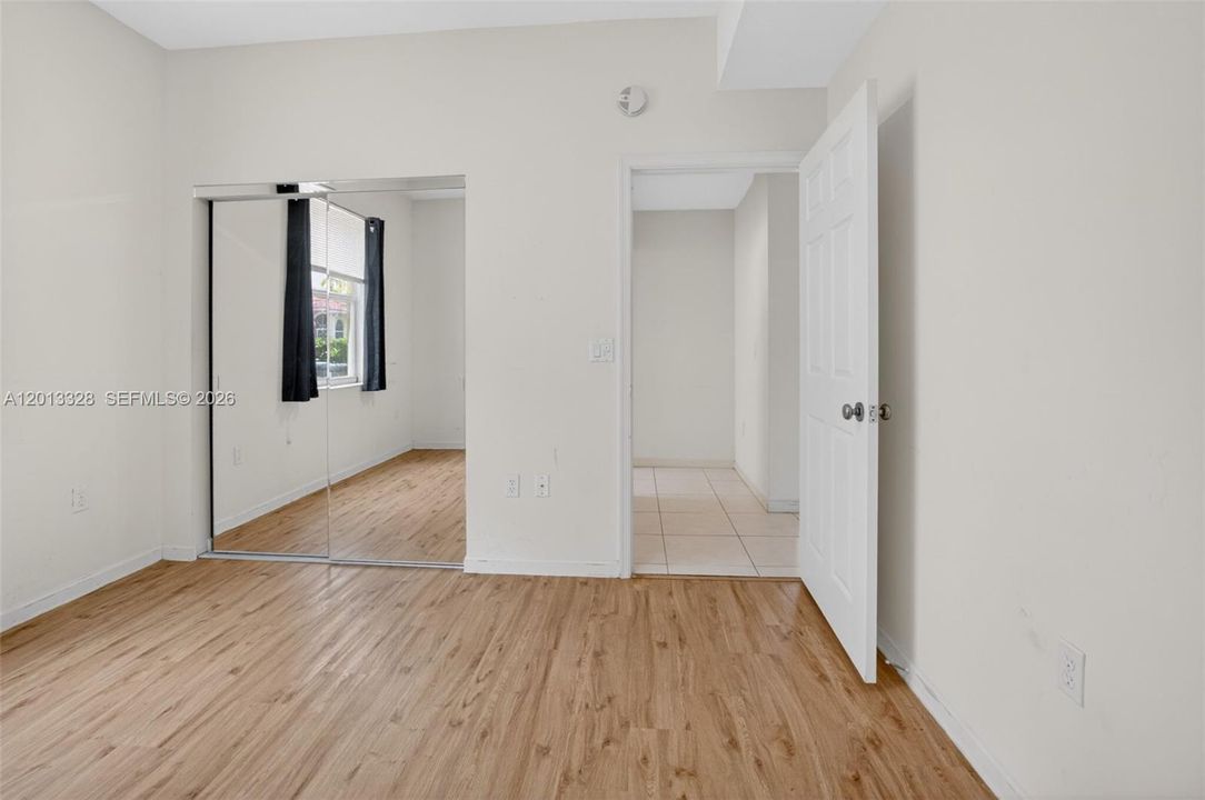 For Sale: $275,000 (3 beds, 2 baths, 1600 Square Feet)