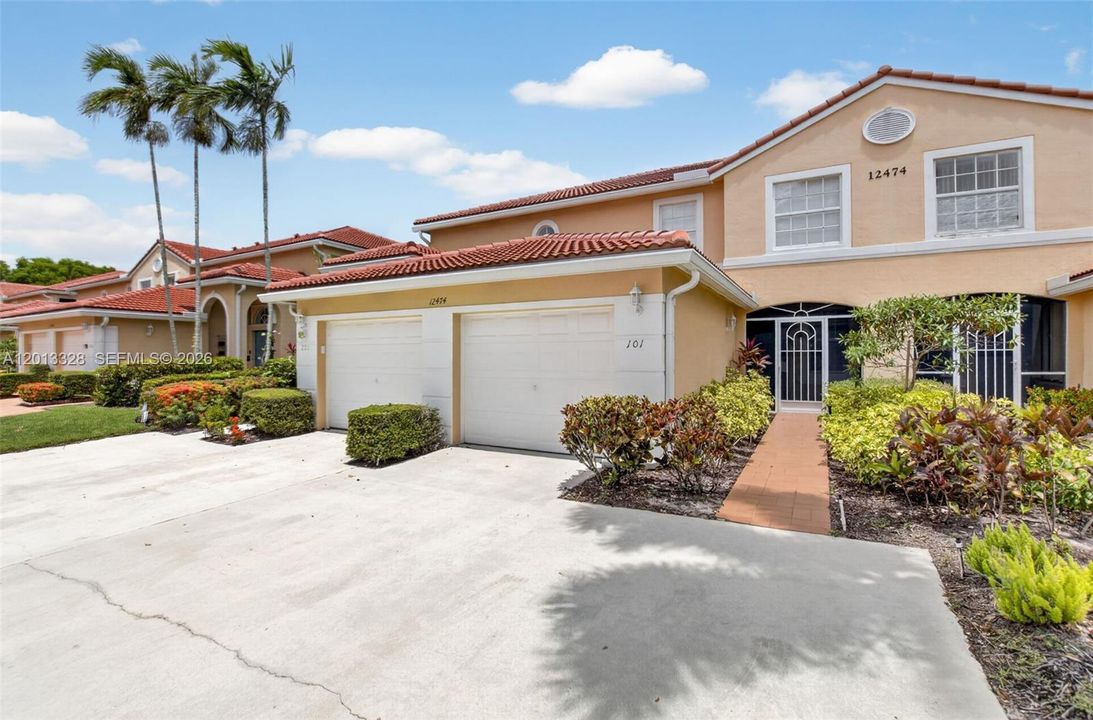 For Sale: $275,000 (3 beds, 2 baths, 1600 Square Feet)