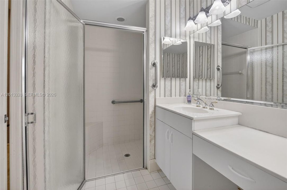 For Sale: $275,000 (3 beds, 2 baths, 1600 Square Feet)
