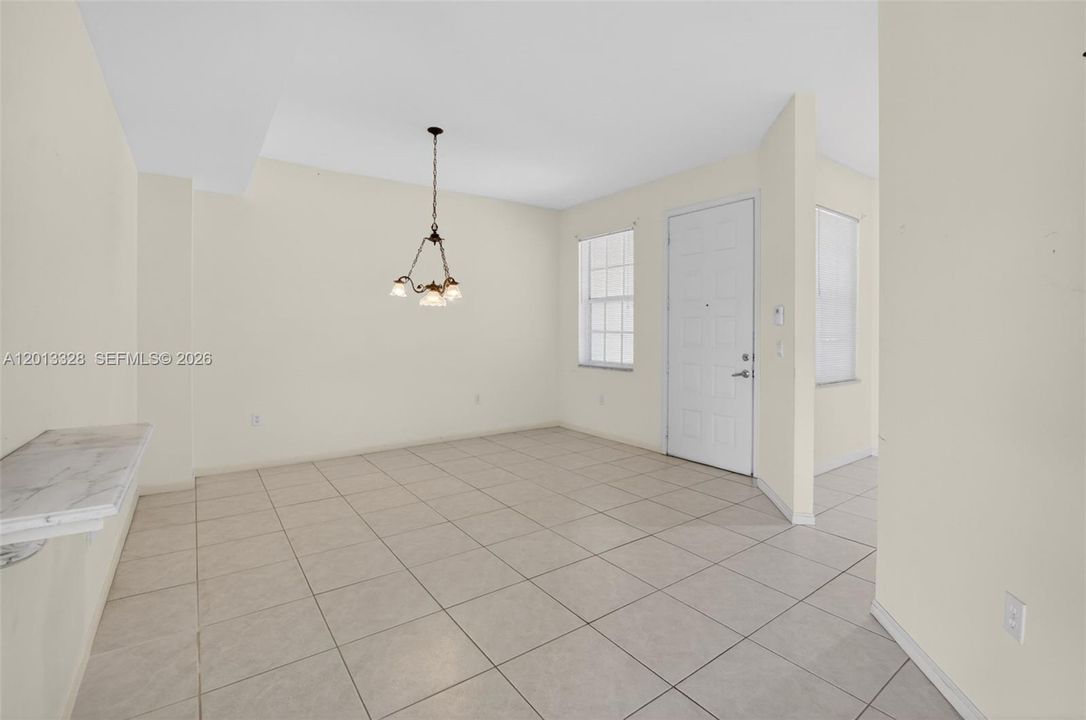For Sale: $275,000 (3 beds, 2 baths, 1600 Square Feet)