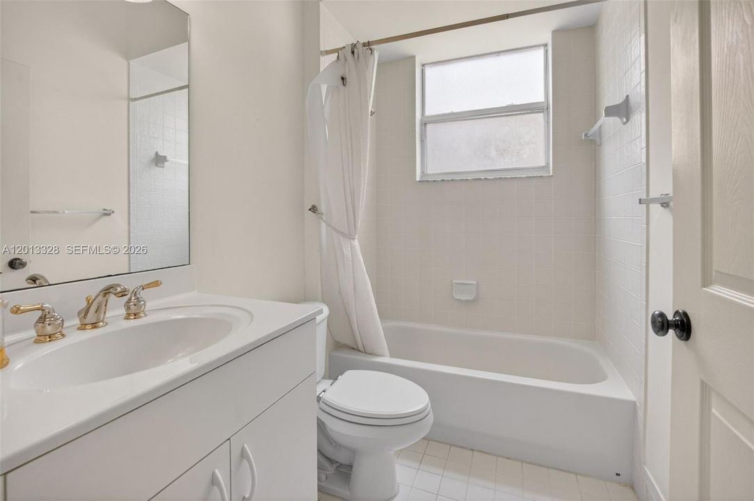 For Sale: $275,000 (3 beds, 2 baths, 1600 Square Feet)