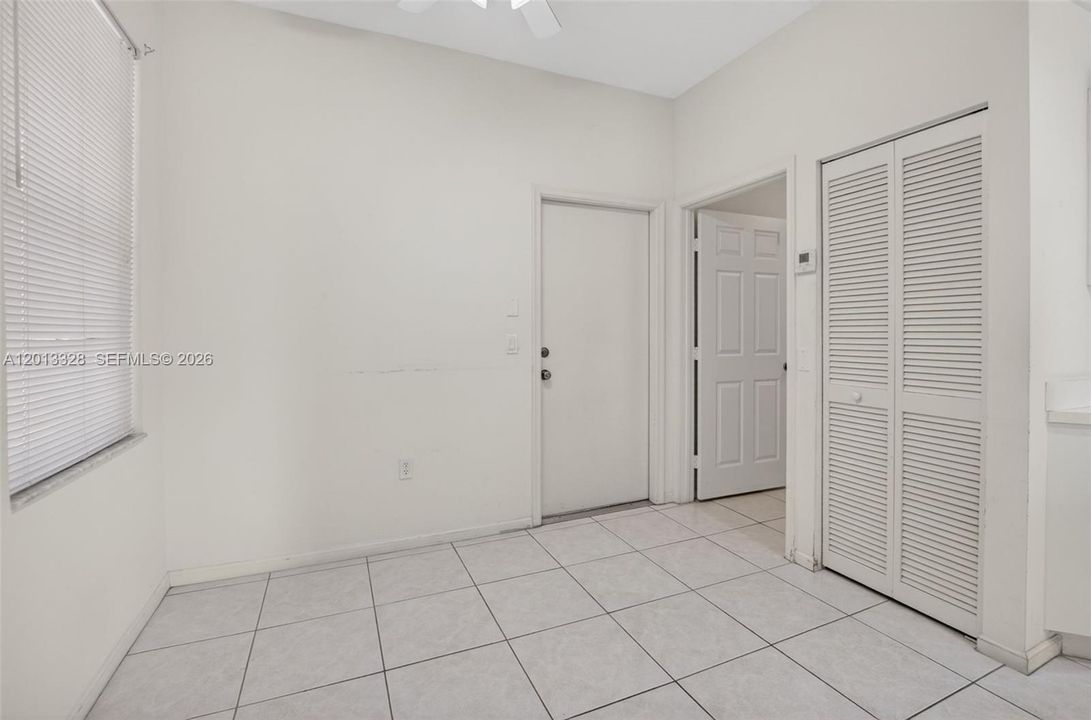 For Sale: $275,000 (3 beds, 2 baths, 1600 Square Feet)