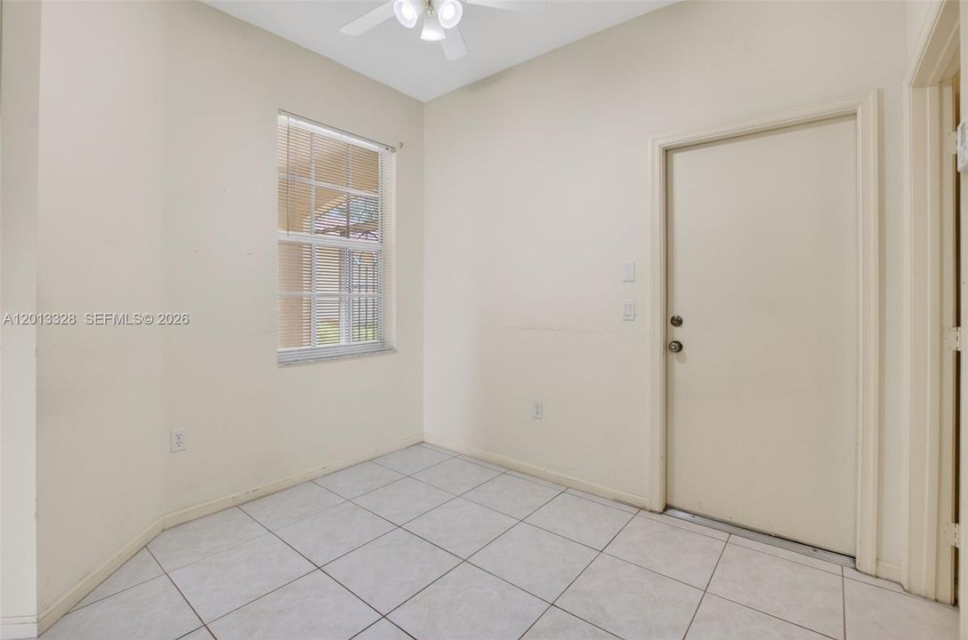 For Sale: $275,000 (3 beds, 2 baths, 1600 Square Feet)