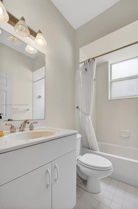 For Sale: $275,000 (3 beds, 2 baths, 1600 Square Feet)