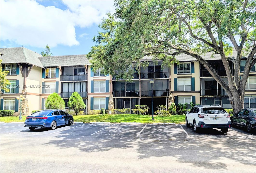 For Sale: $134,000 (1 beds, 1 baths, 800 Square Feet)