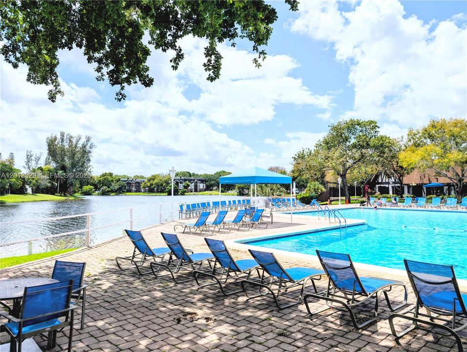 For Sale: $134,000 (1 beds, 1 baths, 800 Square Feet)