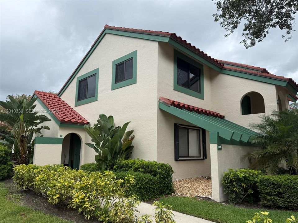 For Sale: $420,000 (2 beds, 2 baths, 1400 Square Feet)