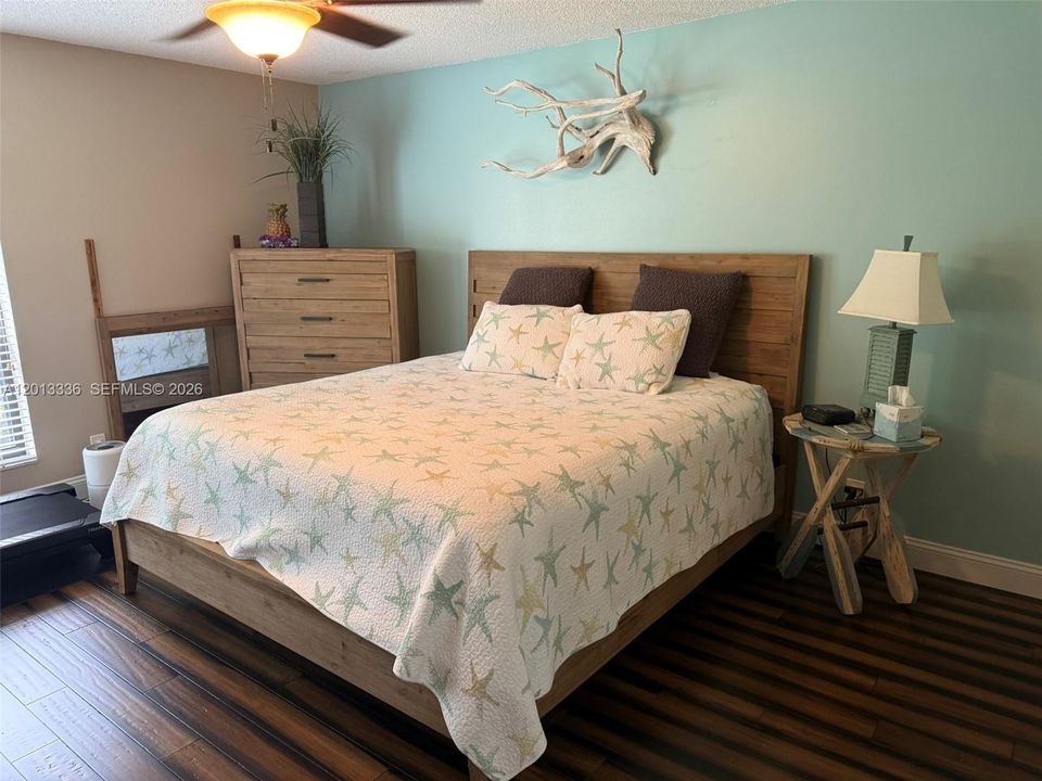 For Sale: $420,000 (2 beds, 2 baths, 1400 Square Feet)