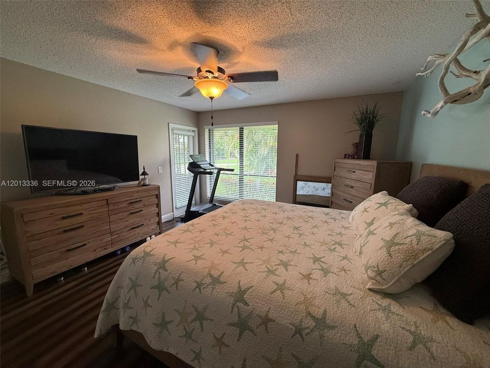 For Sale: $420,000 (2 beds, 2 baths, 1400 Square Feet)