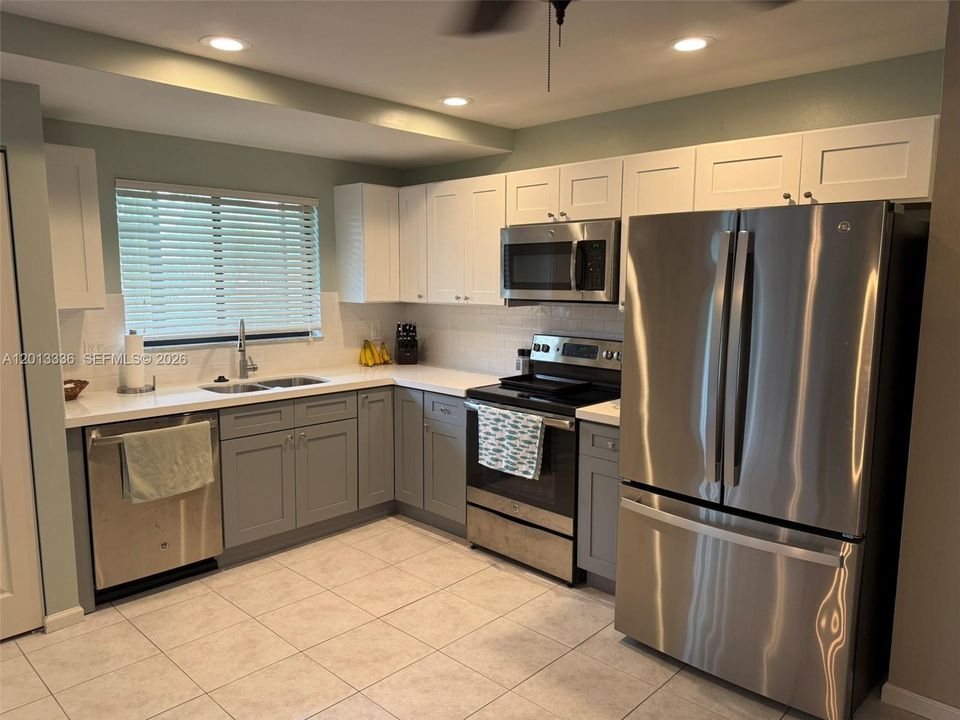 For Sale: $420,000 (2 beds, 2 baths, 1400 Square Feet)