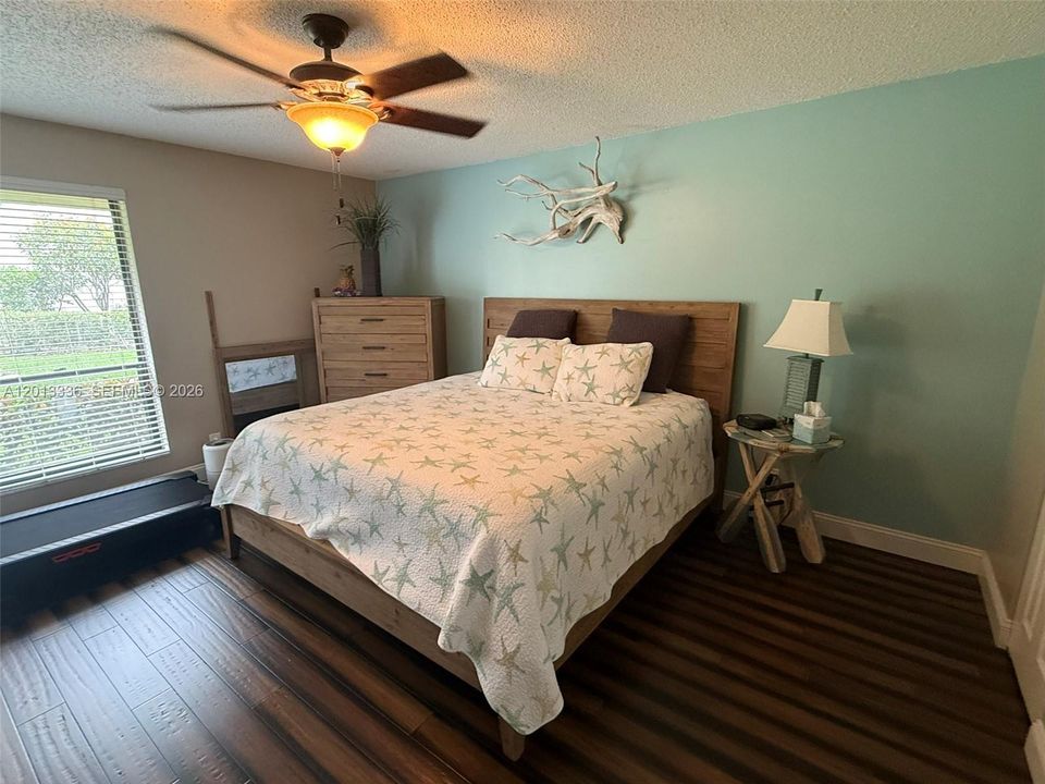 For Sale: $420,000 (2 beds, 2 baths, 1400 Square Feet)