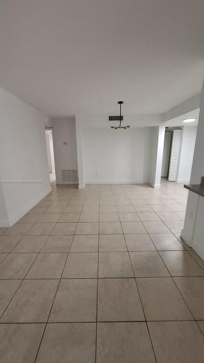 For Rent: $2,190 (2 beds, 2 baths, 1225 Square Feet)