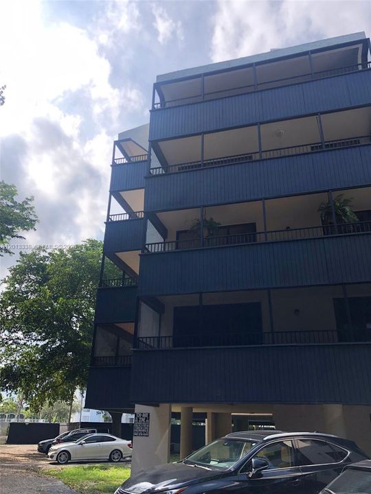 For Rent: $2,190 (2 beds, 2 baths, 1225 Square Feet)