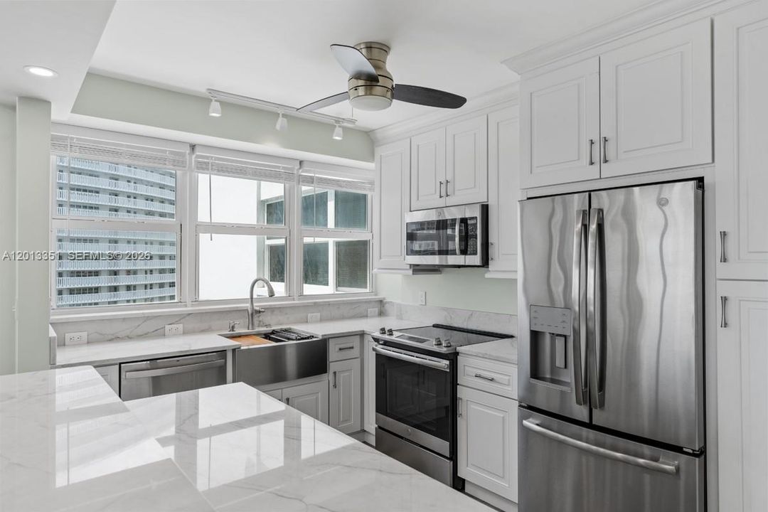 For Sale: $578,000 (2 beds, 2 baths, 1185 Square Feet)