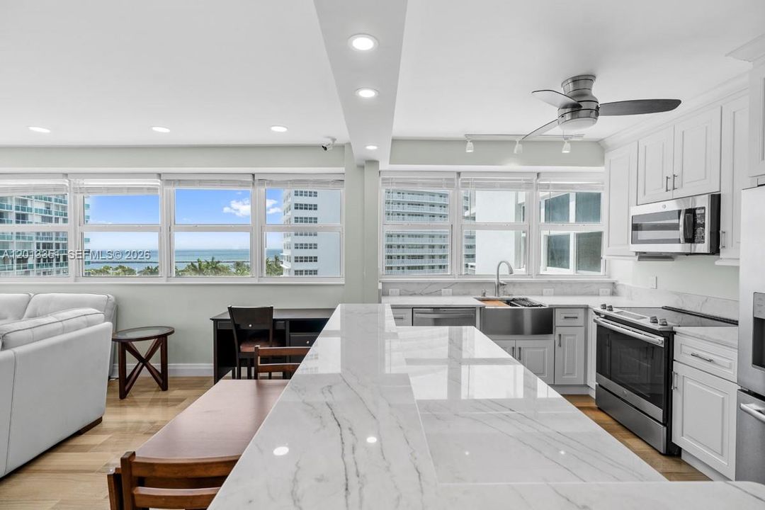 For Sale: $578,000 (2 beds, 2 baths, 1185 Square Feet)