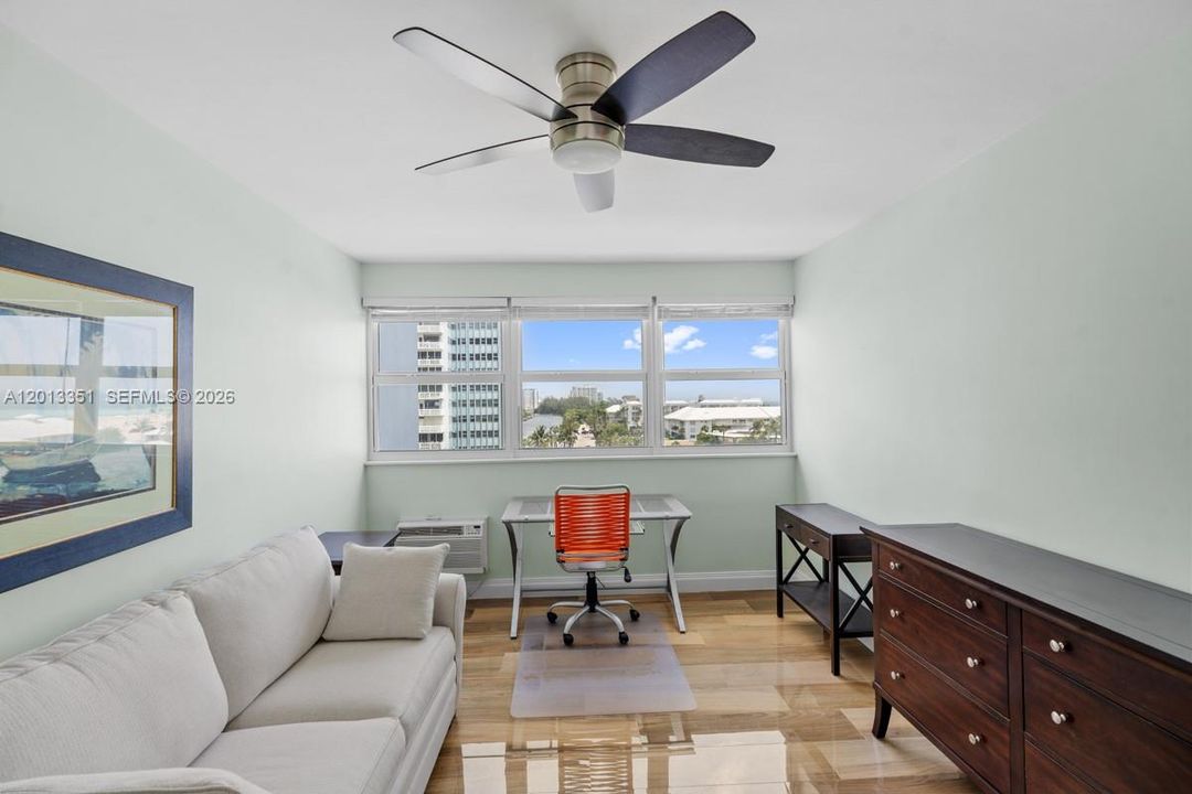 For Sale: $578,000 (2 beds, 2 baths, 1185 Square Feet)