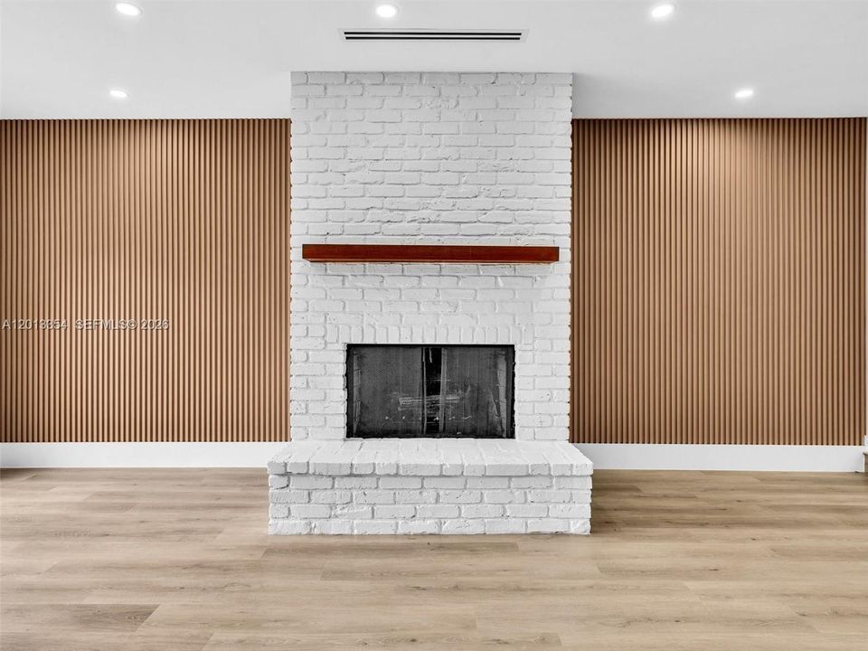 En Venta: $899,000 (4 camas, 3 baños, 2161 Pies cuadrados)
