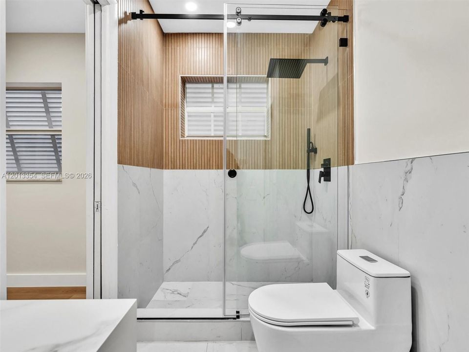 En Venta: $899,000 (4 camas, 3 baños, 2161 Pies cuadrados)