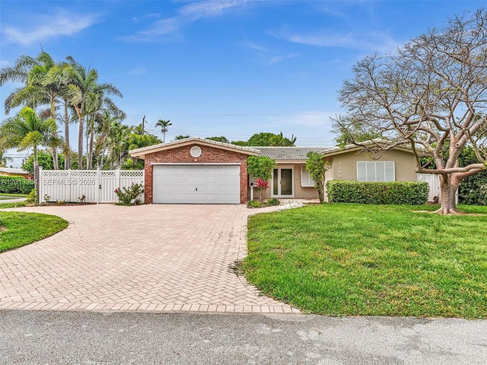 En Venta: $899,000 (4 camas, 3 baños, 2161 Pies cuadrados)
