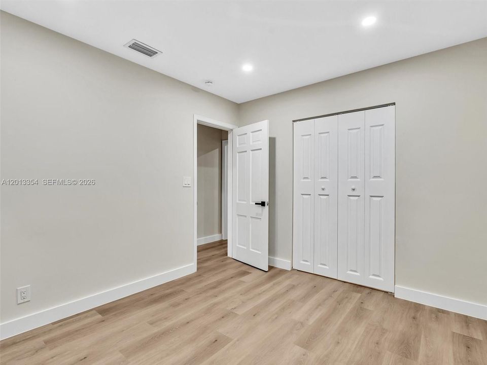En Venta: $899,000 (4 camas, 3 baños, 2161 Pies cuadrados)