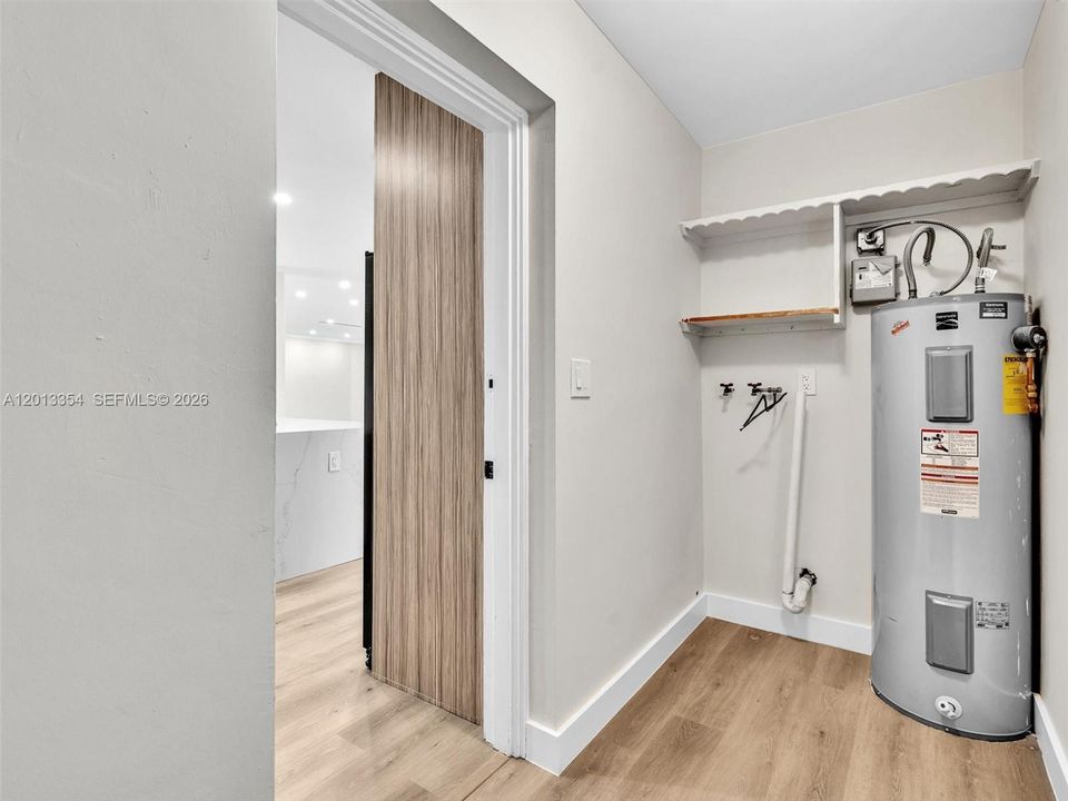 En Venta: $899,000 (4 camas, 3 baños, 2161 Pies cuadrados)