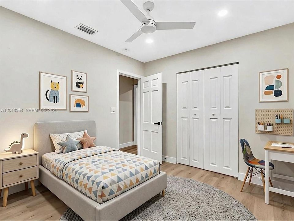 En Venta: $899,000 (4 camas, 3 baños, 2161 Pies cuadrados)