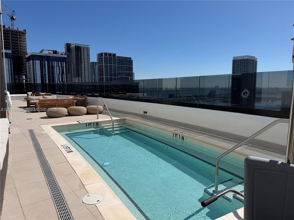En Venta: $820,000 (2 camas, 2 baños, 696 Pies cuadrados)