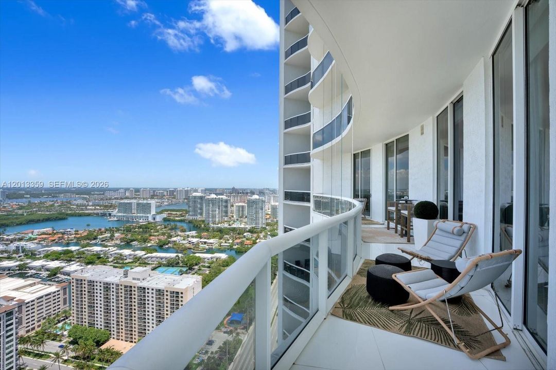 For Rent: $7,500 (2 beds, 2 baths, 1463 Square Feet)
