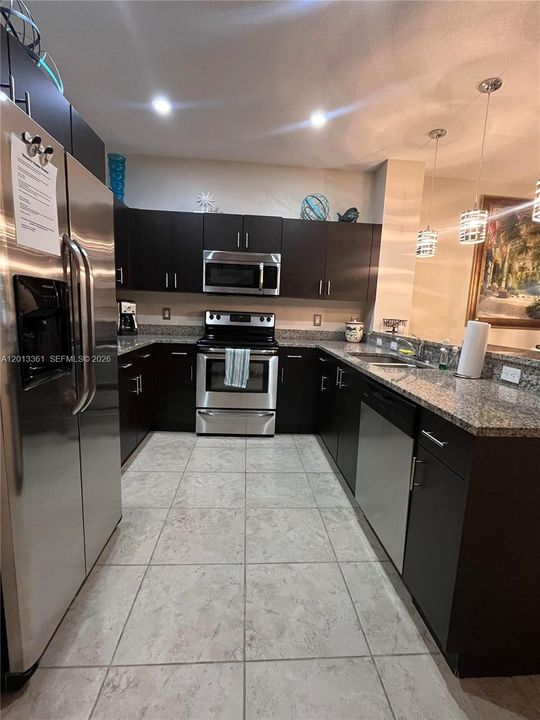 Active With Contract: $3,200 (3 beds, 2 baths, 1440 Square Feet)