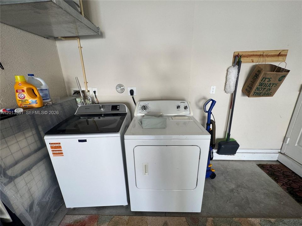 Active With Contract: $3,200 (3 beds, 2 baths, 1440 Square Feet)